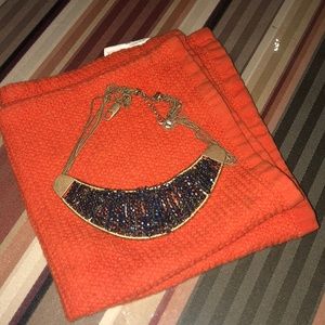 It’s very beautiful necklace blue